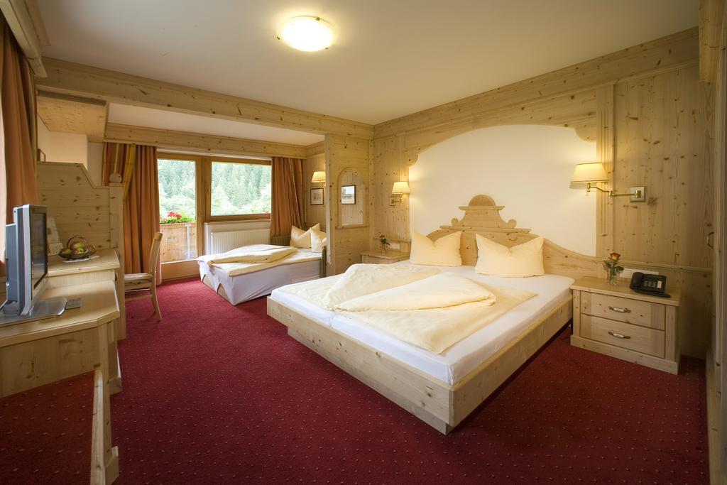 Alpenhotel Tirolerhof Gerlos Room photo